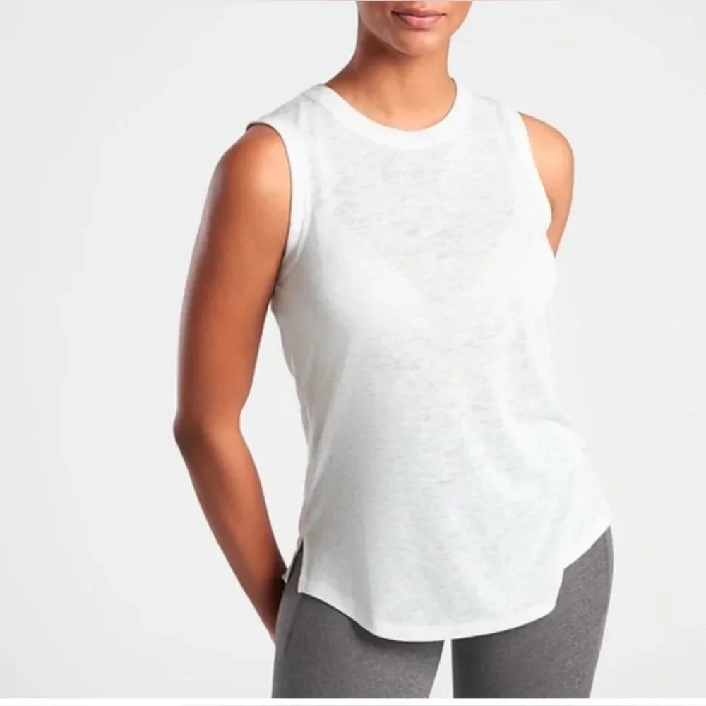 ATHLETA BRIGHT WHITE SLEEVELESS BREEZY TOP TANK Size M